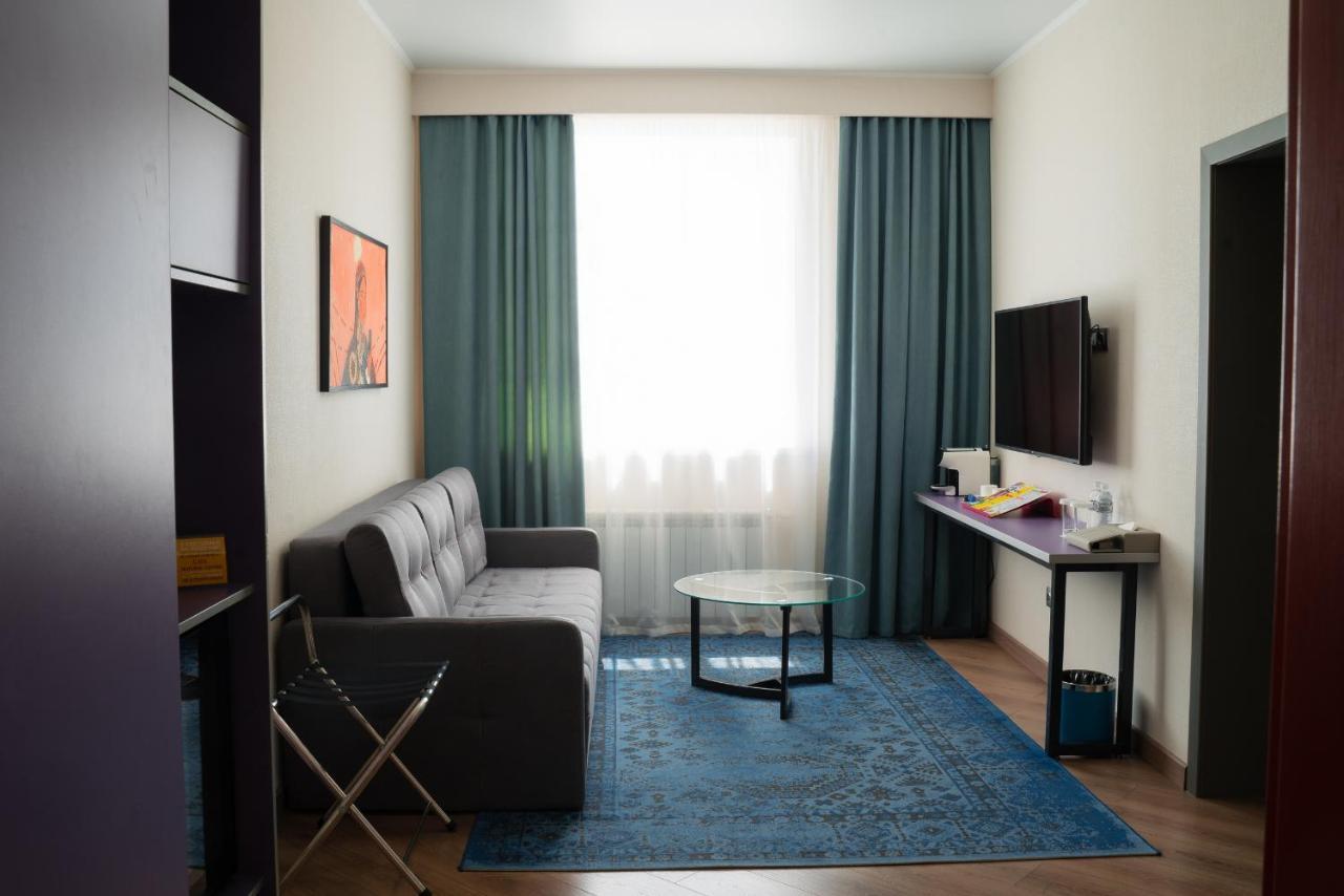 City Hotel Tsjimkent Eksteriør bilde