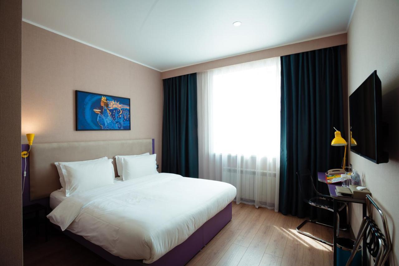City Hotel Tsjimkent Eksteriør bilde