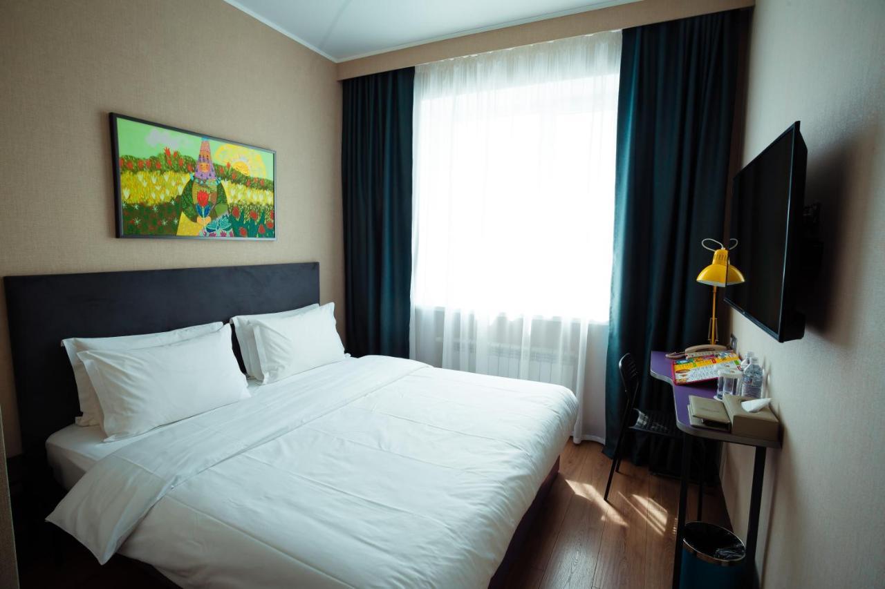 City Hotel Tsjimkent Eksteriør bilde