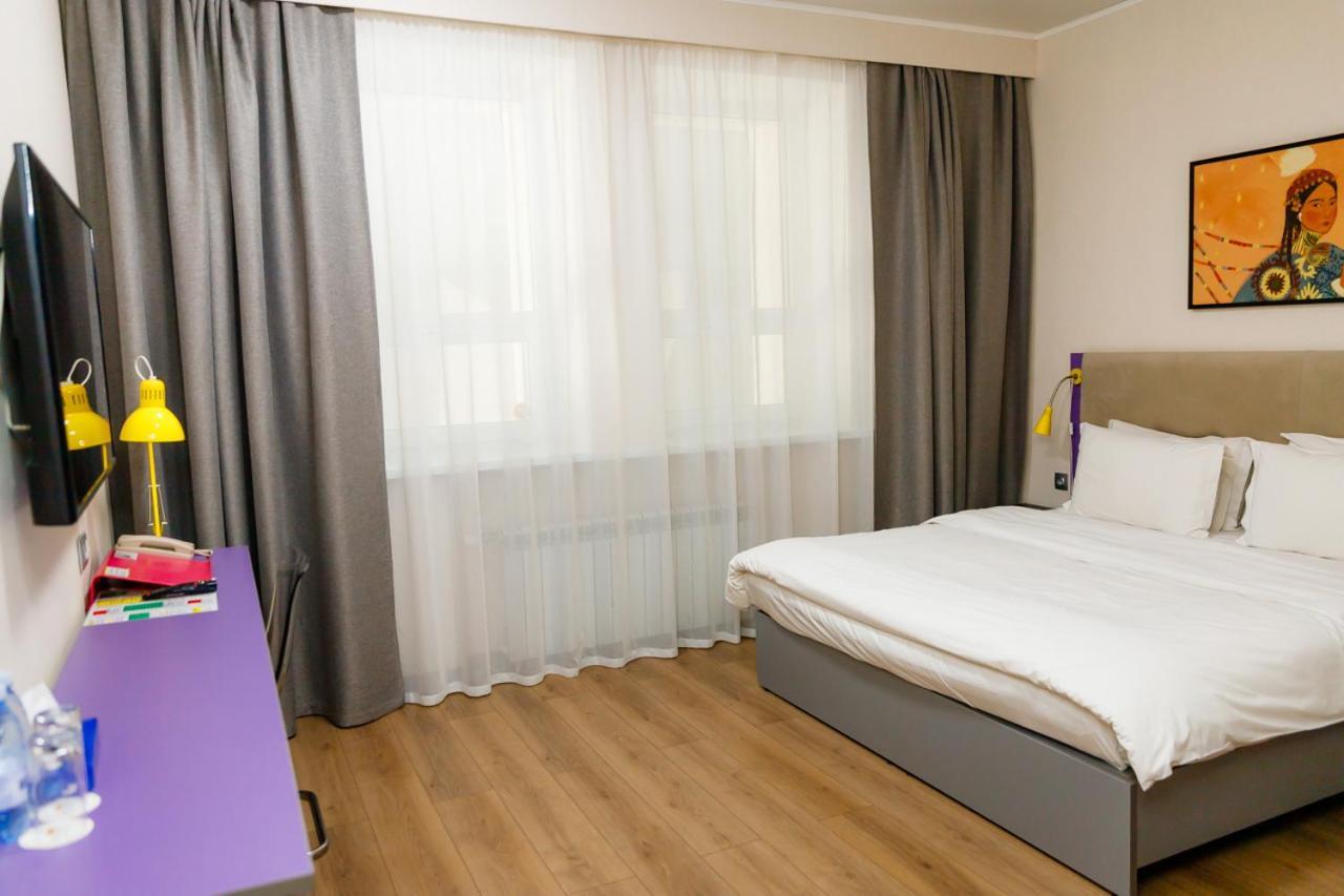 City Hotel Tsjimkent Eksteriør bilde